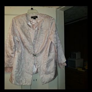 Donna Vina 2 piece plus size skirt suit